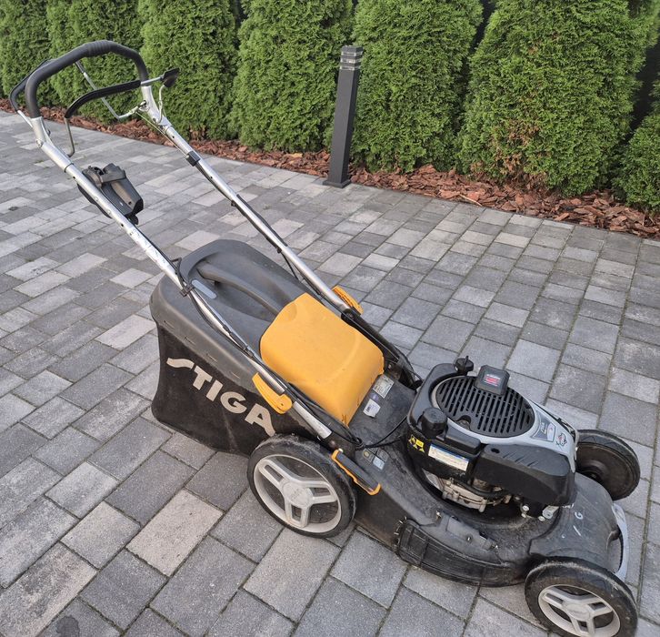 Kosiarka do trawy  Stiga z napedem