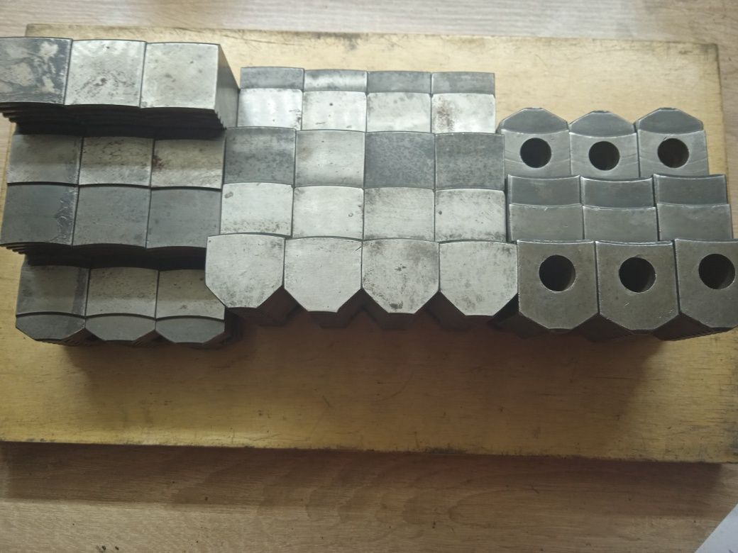 Szczęki do uchwytu 400 prawe lewe dzielone skok 11 / 12 szer 36 mm