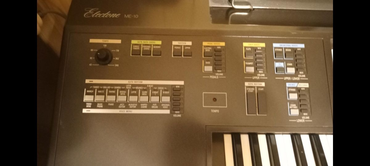 Organy pianino keyboard syntezator Yamaha Electone me10