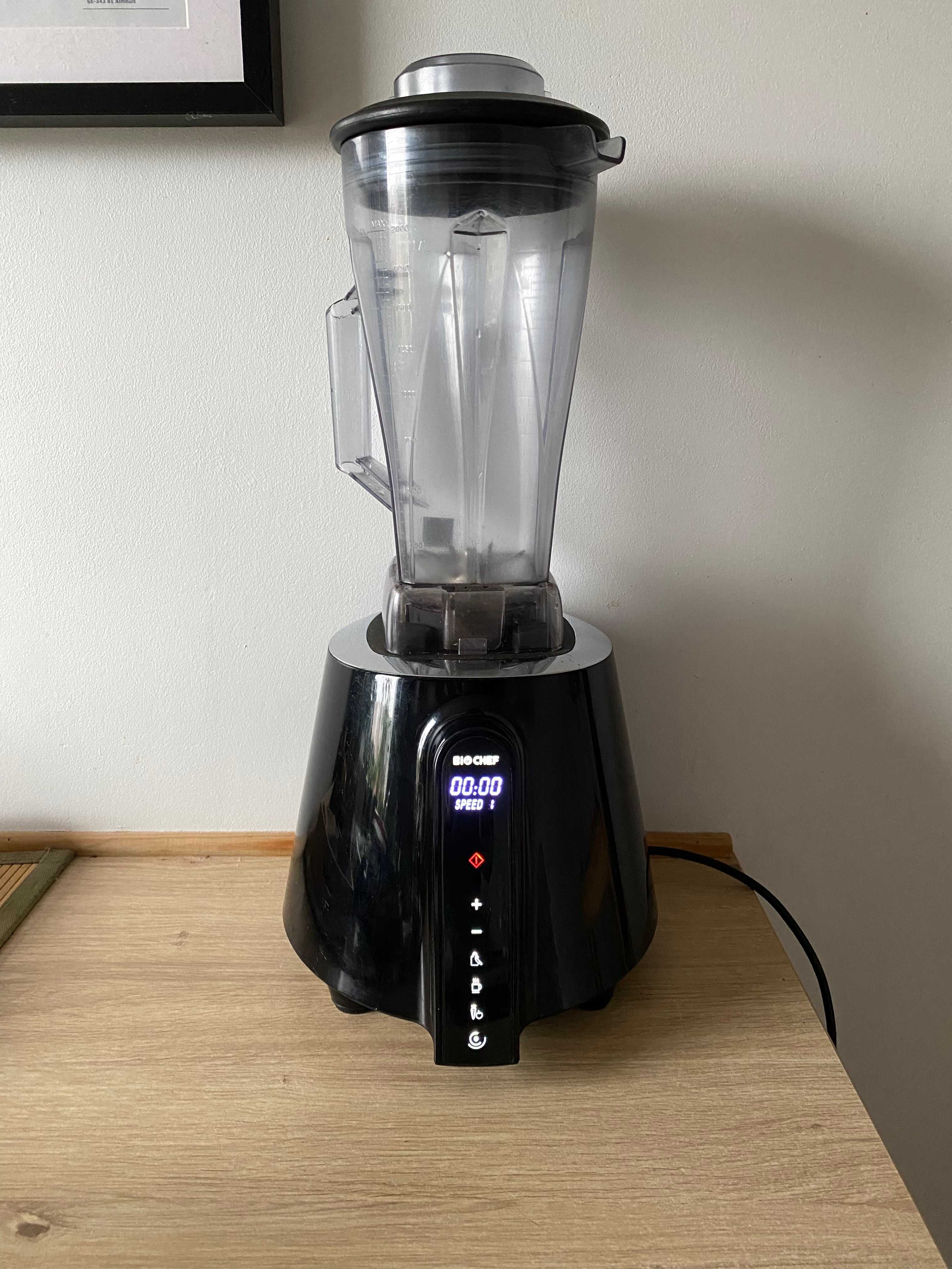 Blender BioChef Living Food – wysokoobrotowy, 2L, 1680W, sprawny