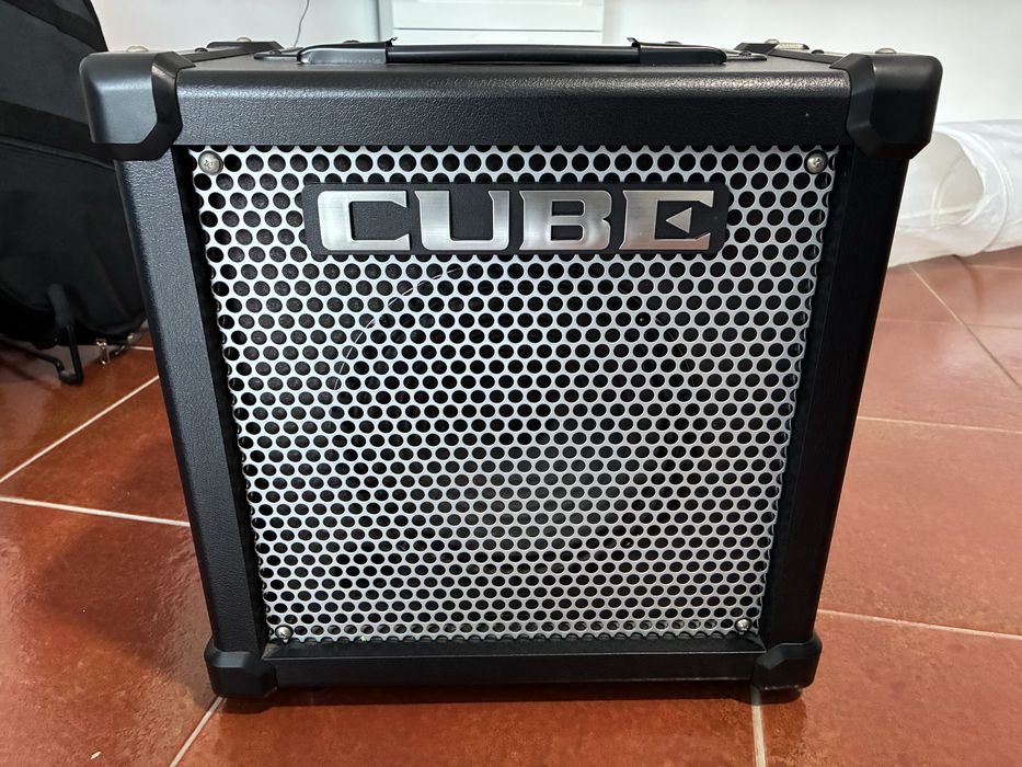 Amplificador Roland Cube 20GX