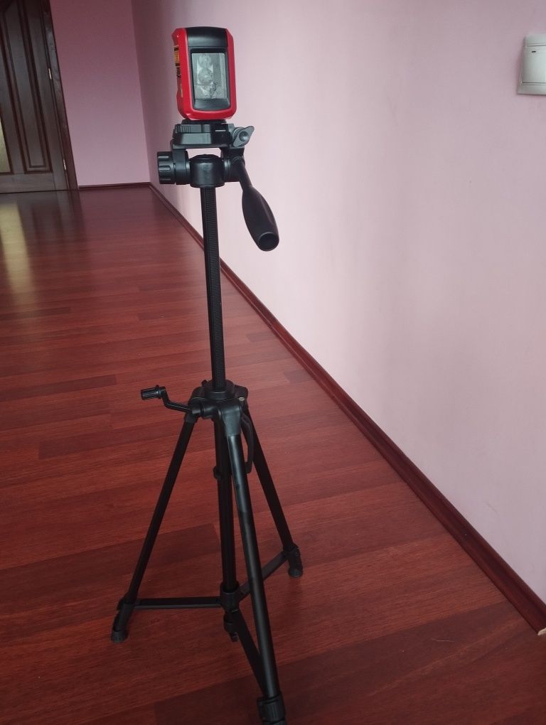 Нівелір Einhell  TC -kll 10/170 та ТЕ-LL 360
