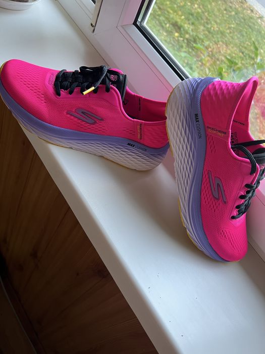 Skechers GoRun Max Cushioning
