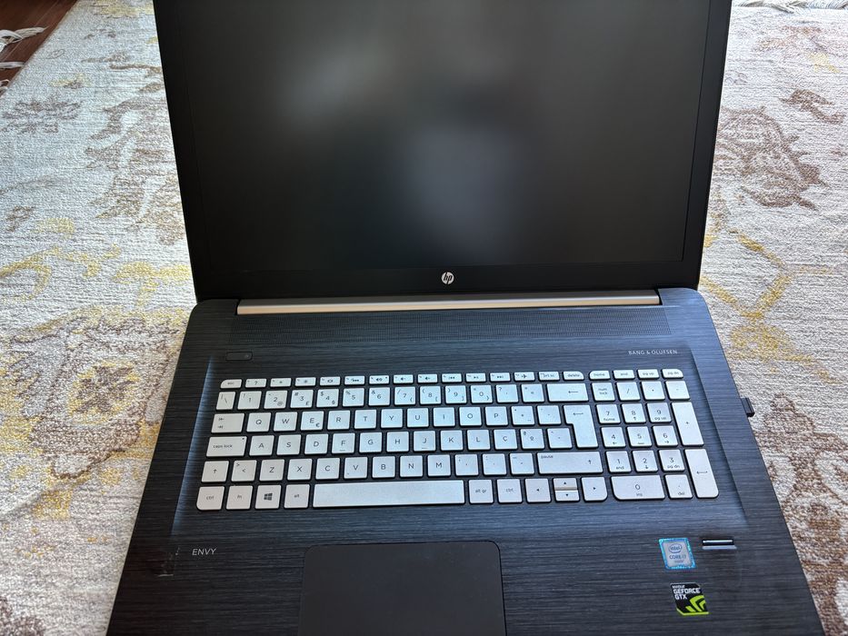 HP Envy Notebook  17" com Nvidia GeForce