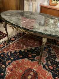 Stół z marmurowym blatem