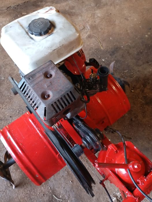 Vendo moto-enxada Triunfo 6.5cv