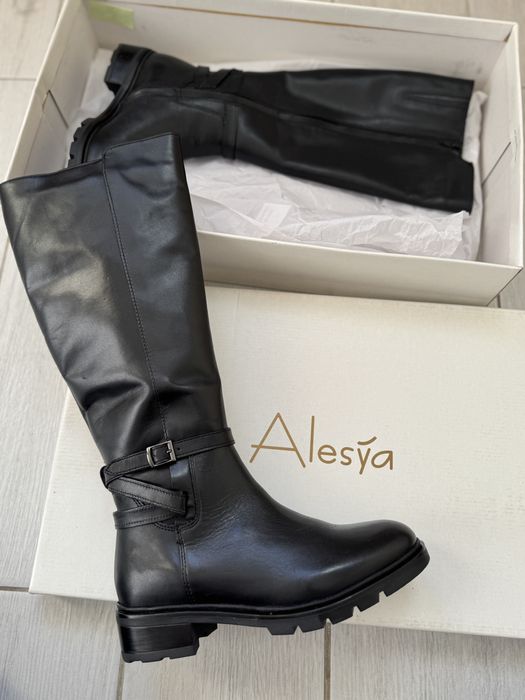 Продам нові шкіряні чоботи Alesya — Італія, розмір 37