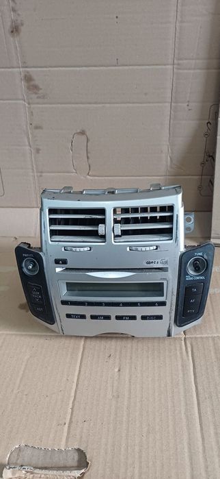 Radio fabryczne radioodtwarzacz 86120 0D201 Toyota Yaris II