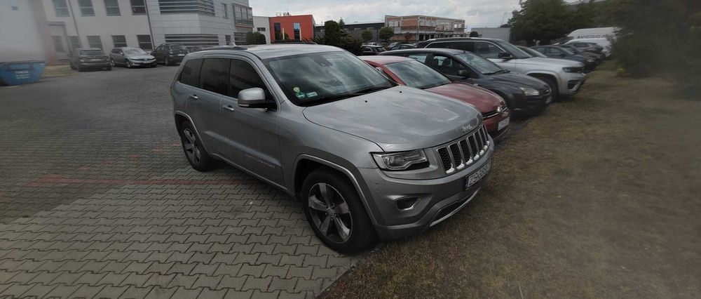 Jeep Grand Cherokee Overland bezwypadkowy max wers salon Polska fv vat