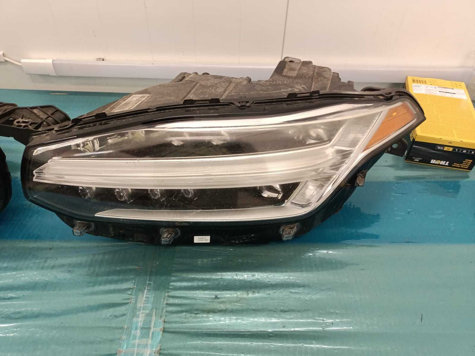 Lampy FULL LED Volvo XC90II 4 moduły