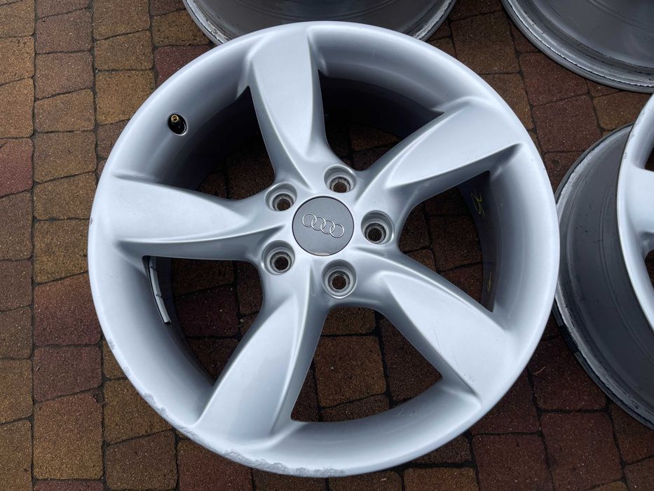3619. Alufelgi 17" Audi A3 8V oryginalne 6.5J ET43 5x112 proste