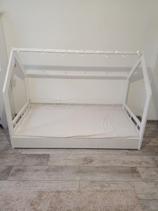 Łóżko dziecięce domek