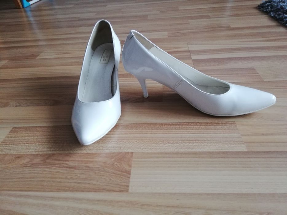 Białe buty do ślubu rozmiar 40!