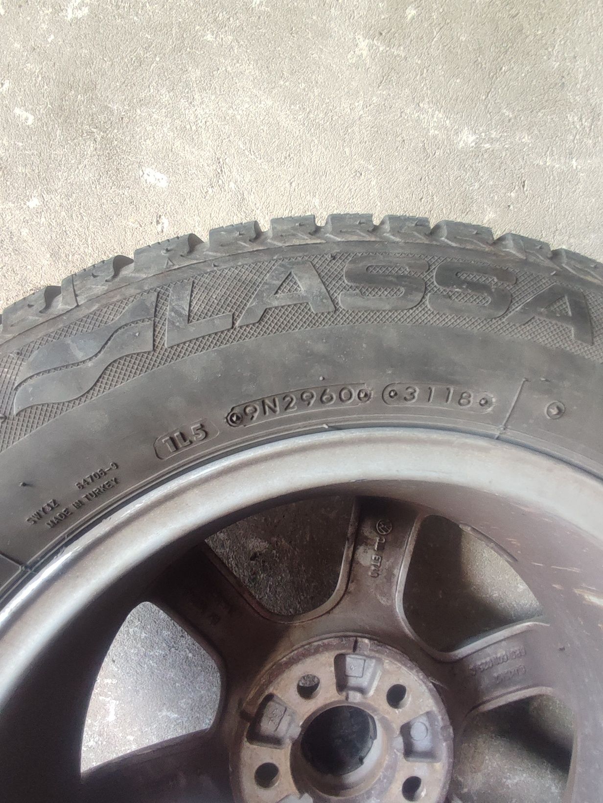 Felgi Aluminiowe z oponami zimowymi 15" 5x100 VW Audi Skoda