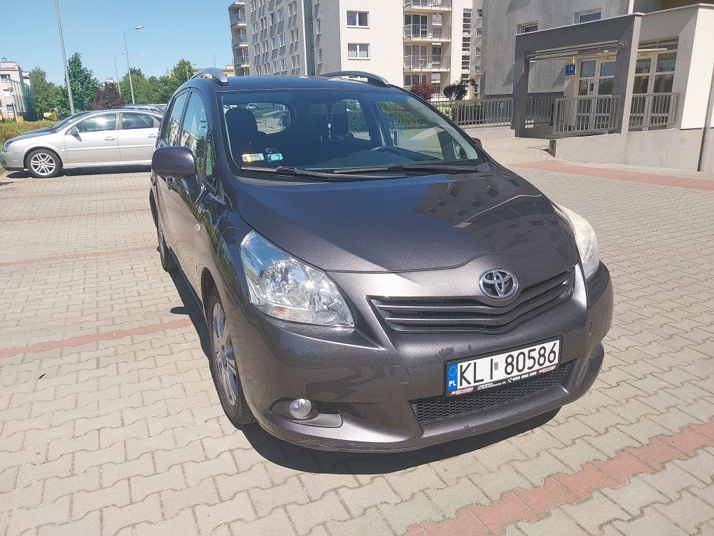 Toyota Verso 2010 r. 2.0 Diesel