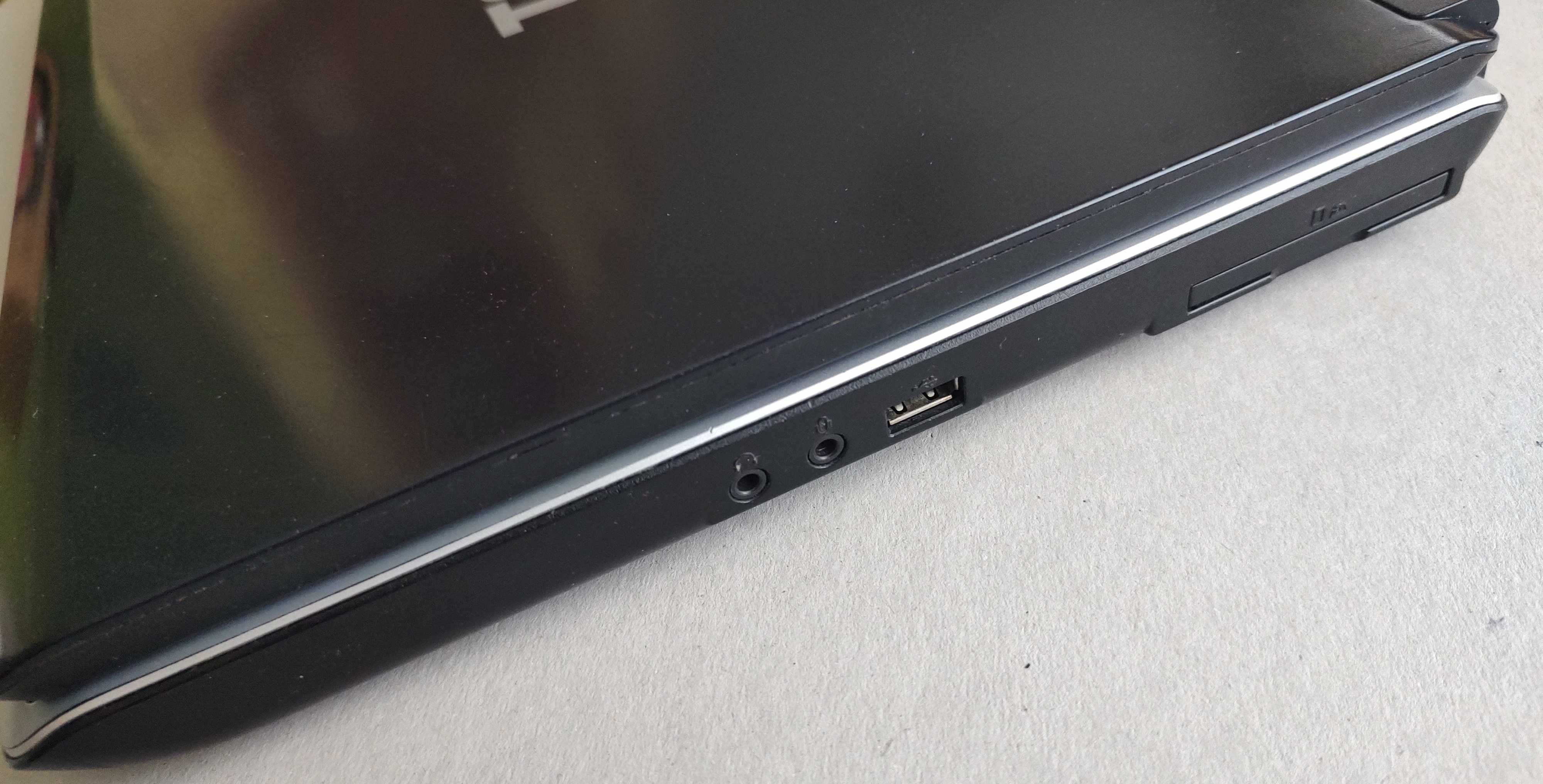 Laptop Toshiba L40-143