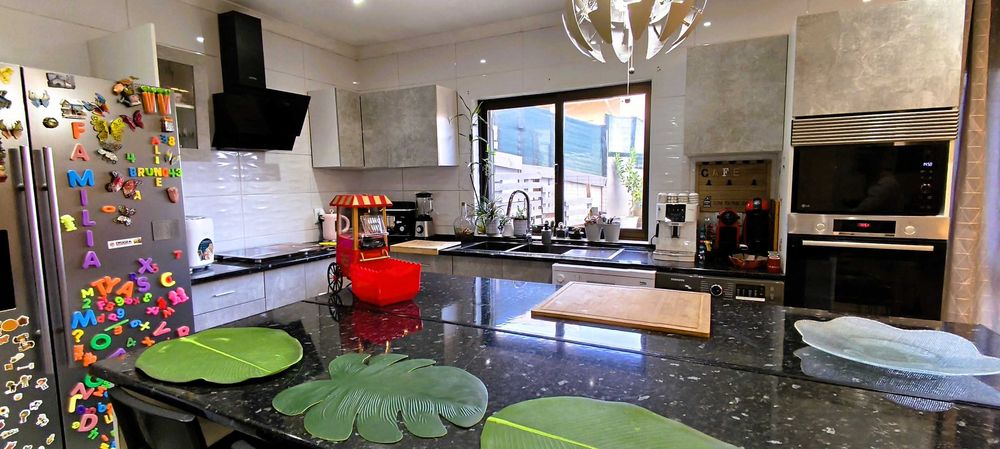 Apartamento T4 Duplex com Patio e Garagem