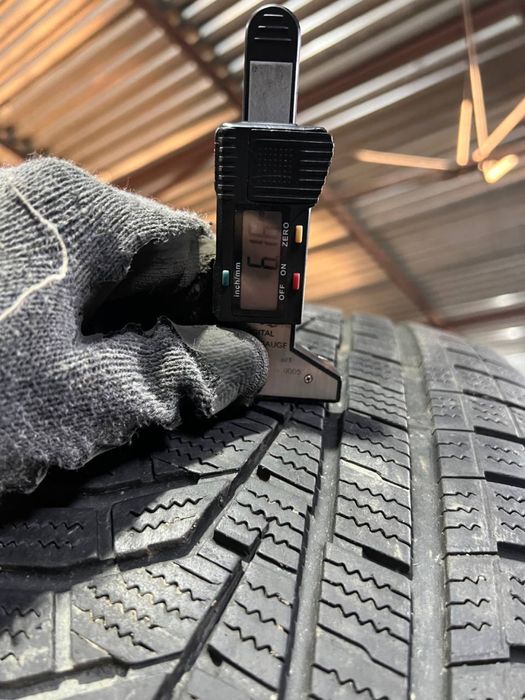 Hankook 225/60/18 пара зимних шин