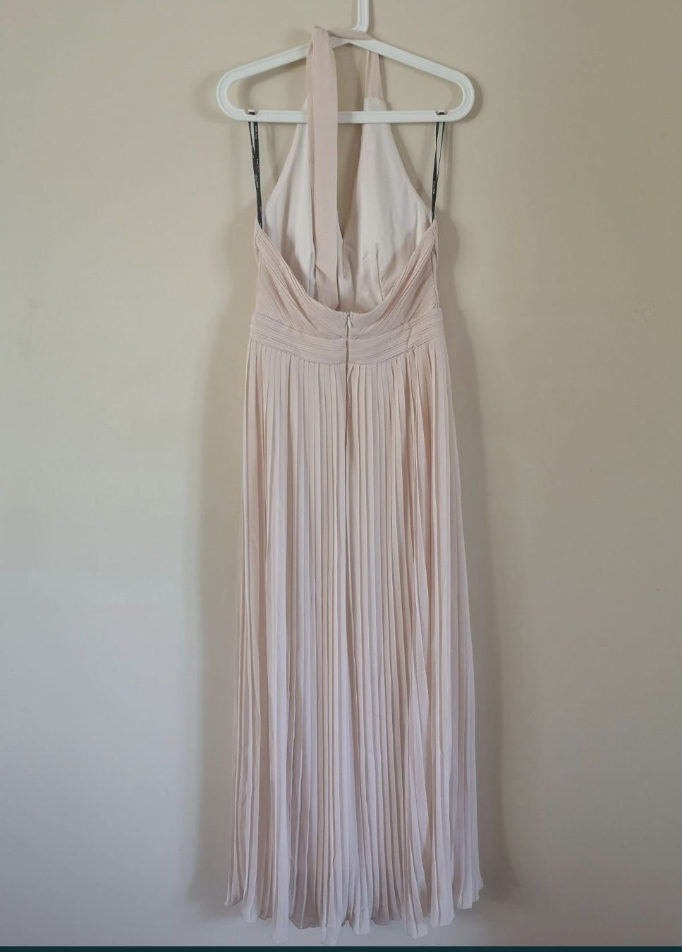 Kremowa , długa ,plisowana sukienka TFNC