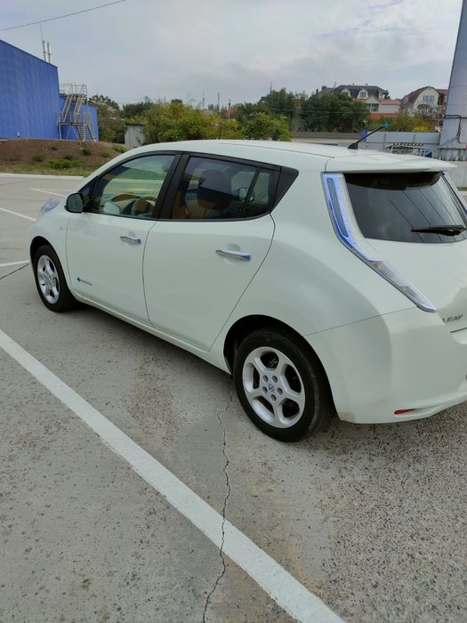 Nissan leaf 2012