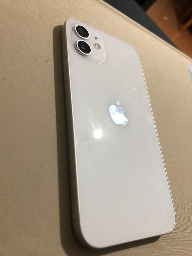IPhone 12 com 64GB