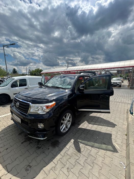 Крузак в продаже тоуота 200