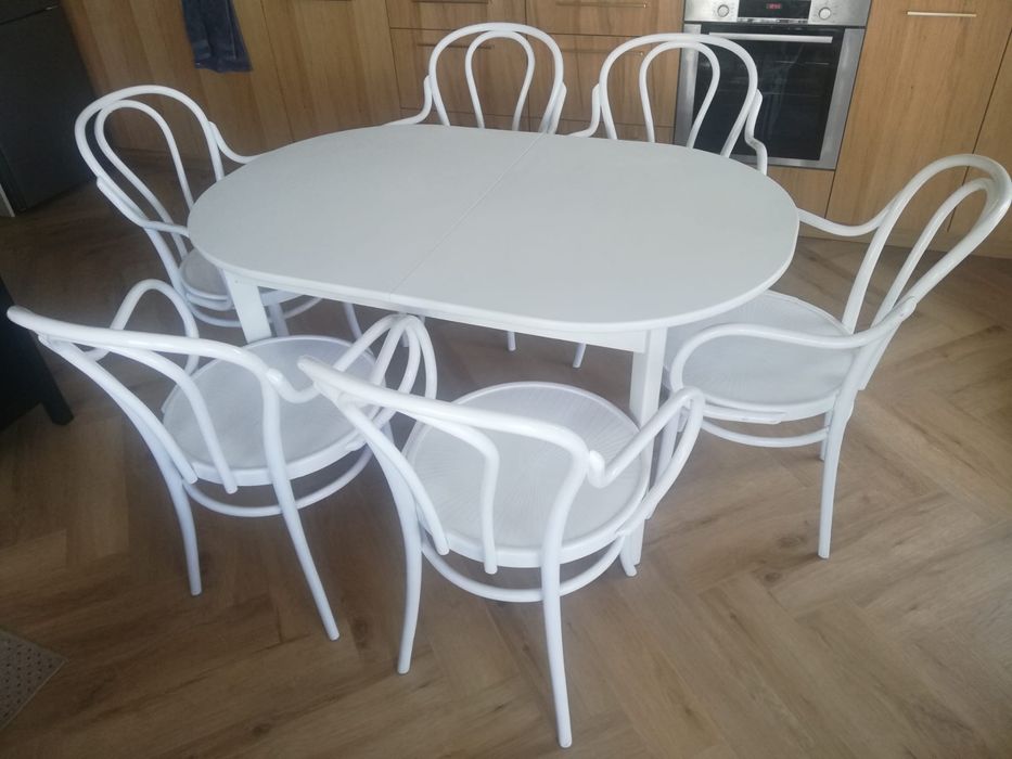 Biały stół rozkładany