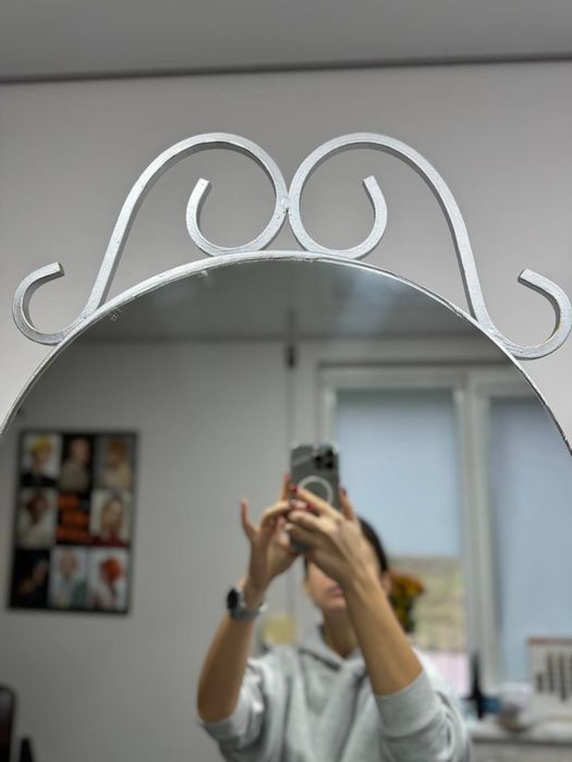 Двухсторонее зеркало в кованом обромлении,б/у.