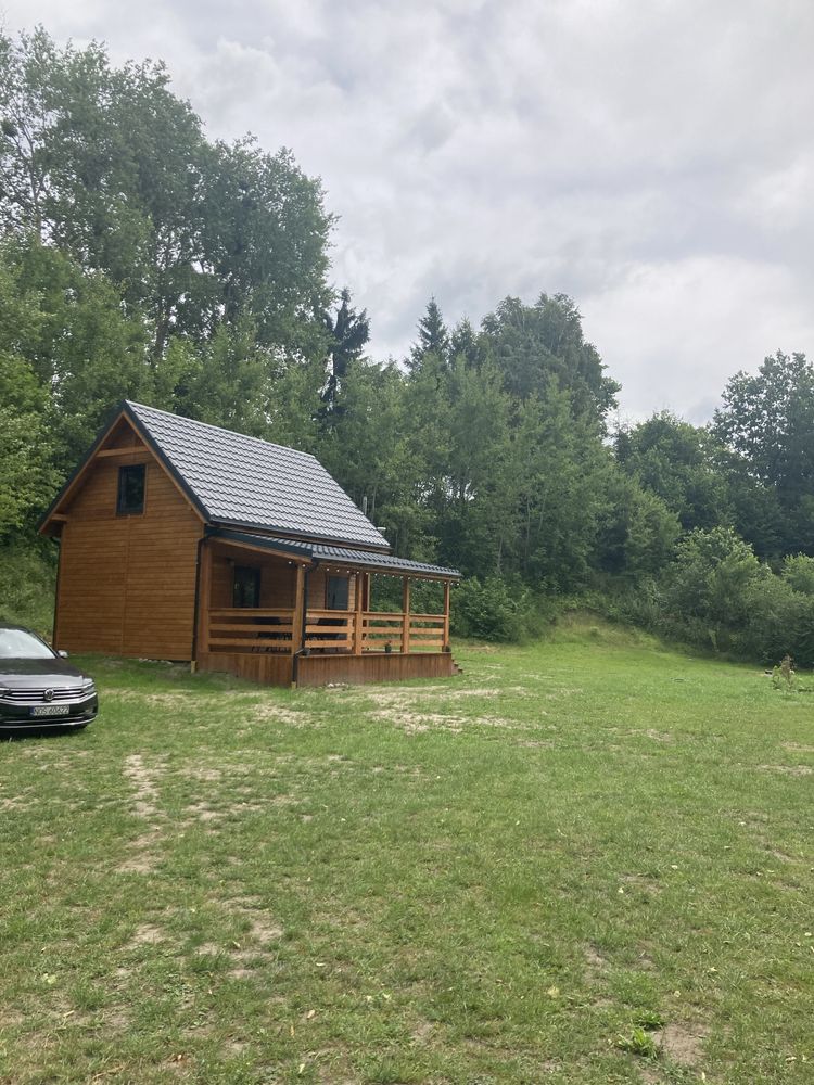 Domek w Dolinie nad jeziorem