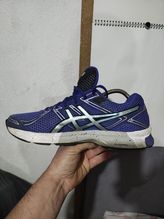 Buty sportowe do biegania Asics Gel-Innovate 6. Rozmiar 41.5