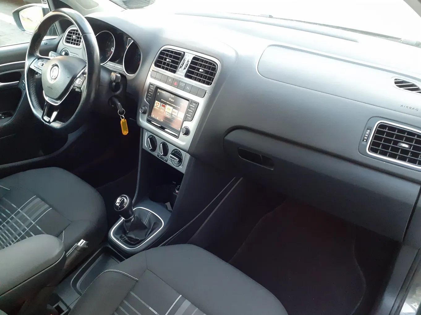 Volkswagen Polo 1.0 MPI 75KM Lounge