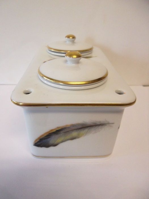 lindo tinteiro em porcelana VISTA ALEGRE com decoração penas