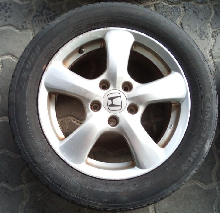 Jantes Honda R16 com pneus 205/55 furação 5x114.3