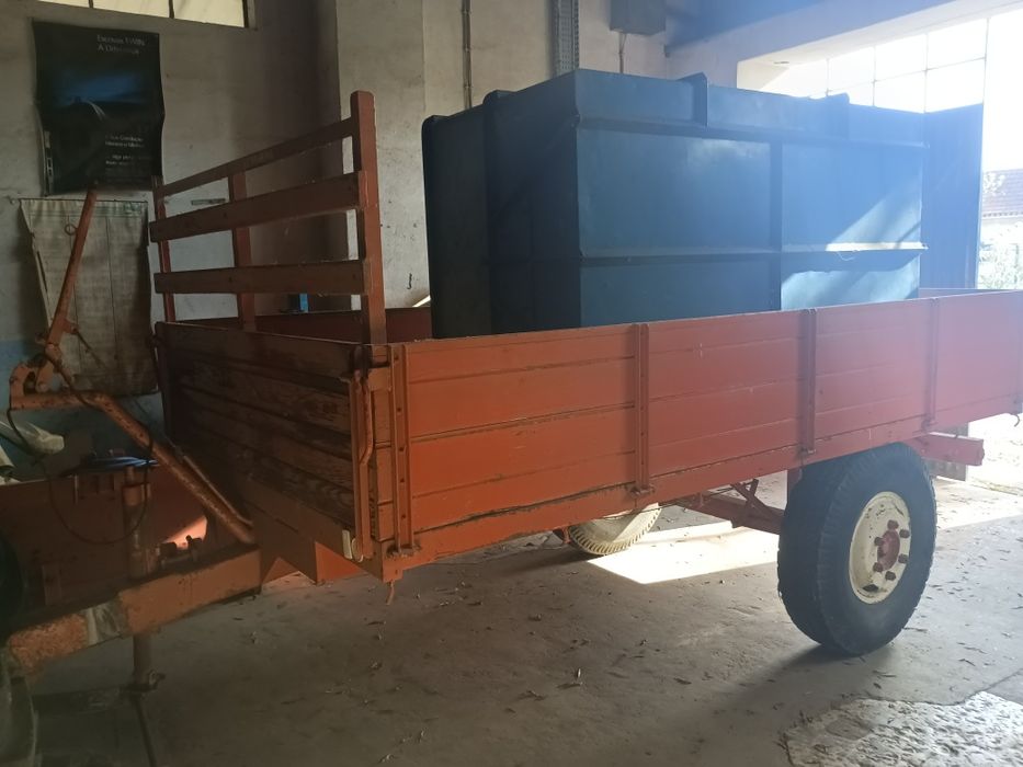 Tina ou latão , para uvas ou outros fins , ou reboque sem ou com bascu