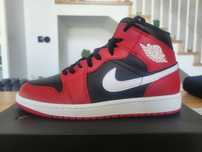 Buty Nike Jordan 1 MID rozmiar 42,5