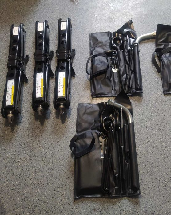 Докатка Audi Q5 (80A) (Домкрат ключ інструмент, Компрессор