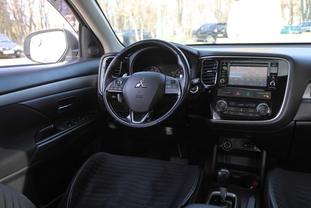 Mitsubishi Outlander 2016