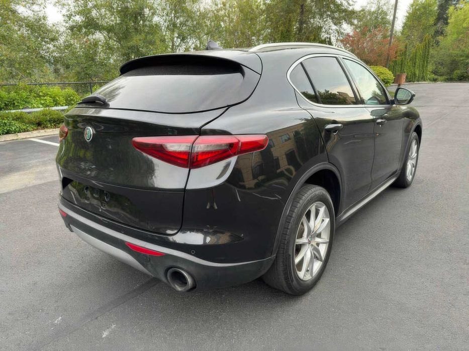 Alfa Romeo Stelvio      2018