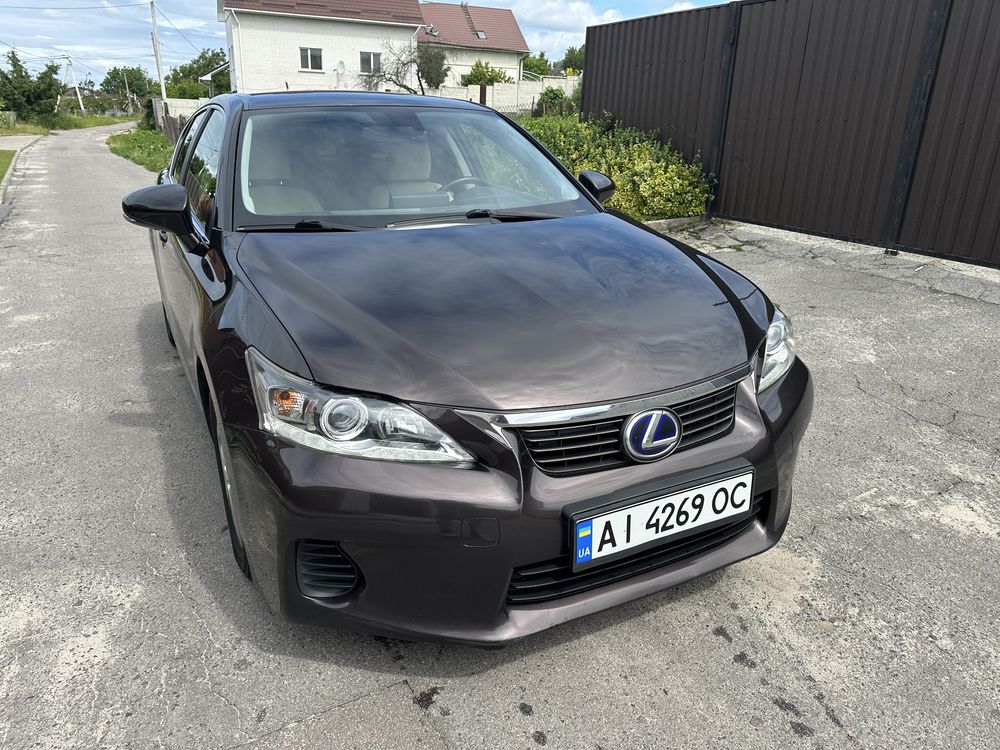 Lexus CT200H 2012 рік 1.8 гібрид