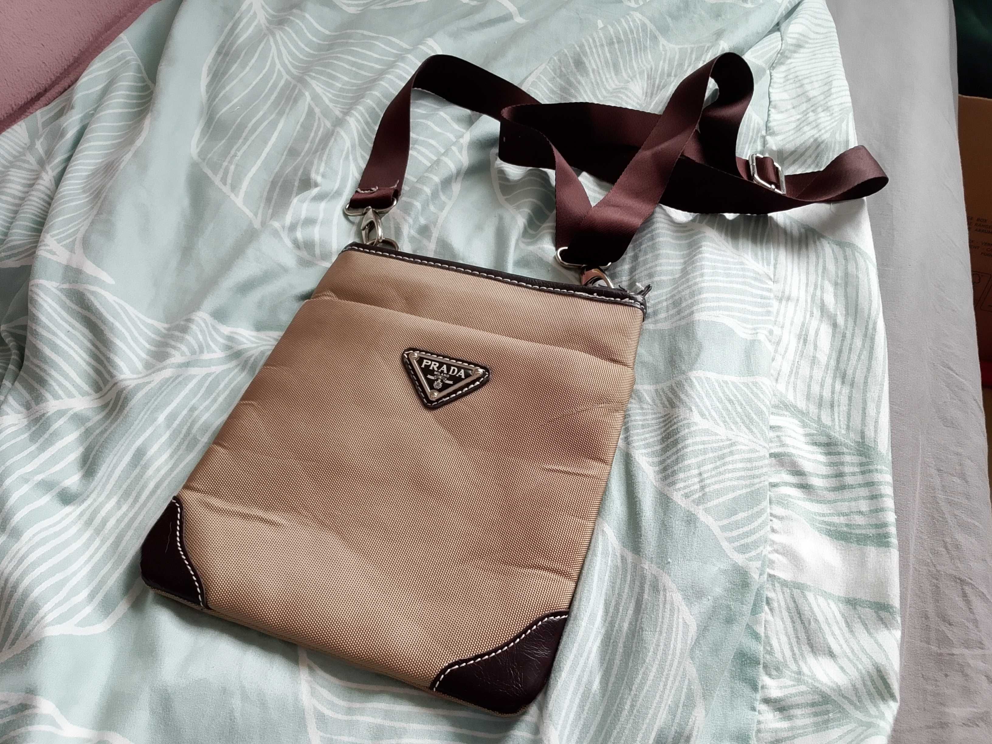 Prada listonoszka