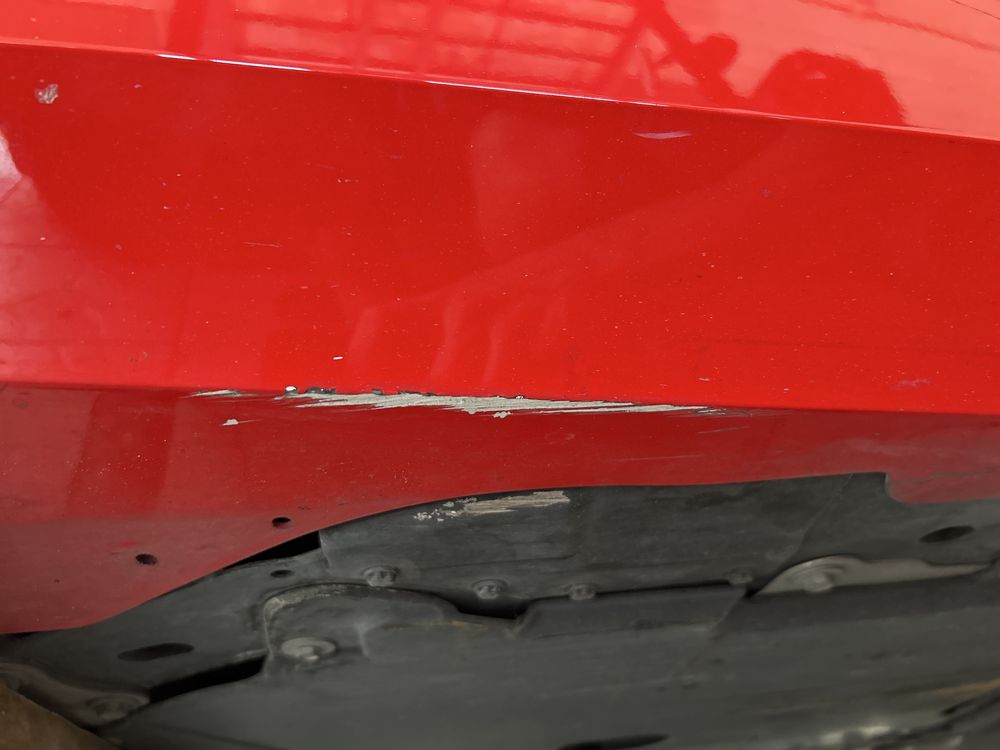 Chevrolet corvette c8 prawy próg nakładka listwa progowa prawa