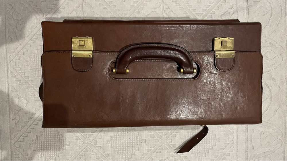 Mala de Pele c Alsa e Fechos