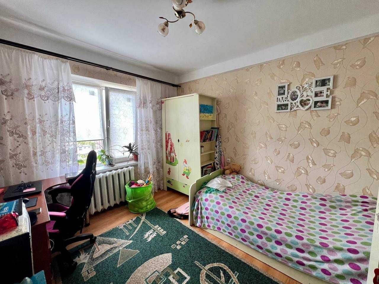 Продам 3х комнатную квартиру в центре Коммунарского района