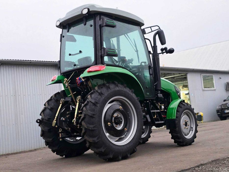 Повнопривідний трактор із кабіною TERRAFENG 555XC, прижимна навіска