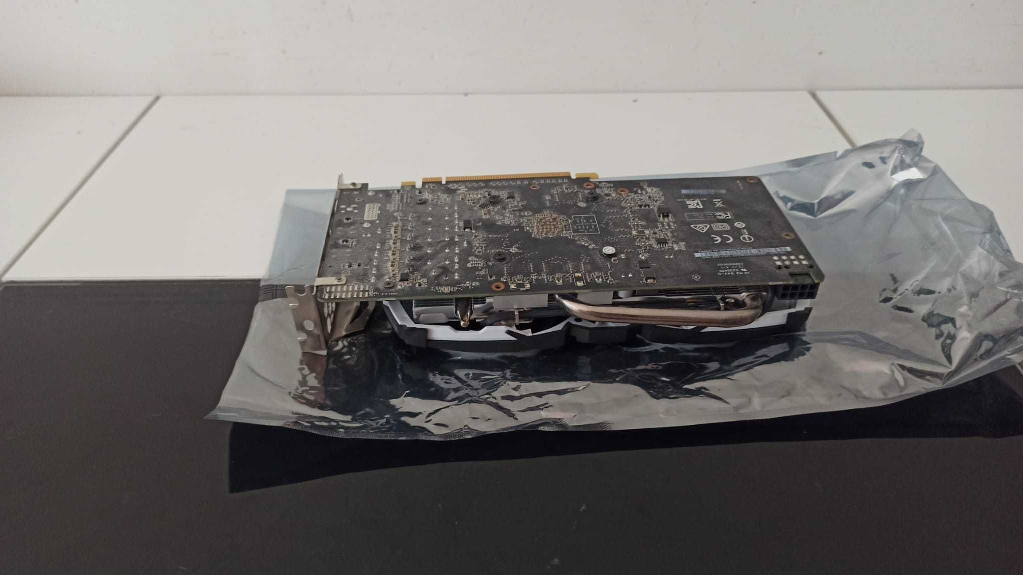Karta graficzna Radeon RX 570 ARMOR OC 4GB