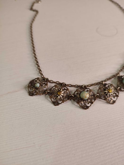 Stary zabytkowy naszyjnik ażurowy - Design