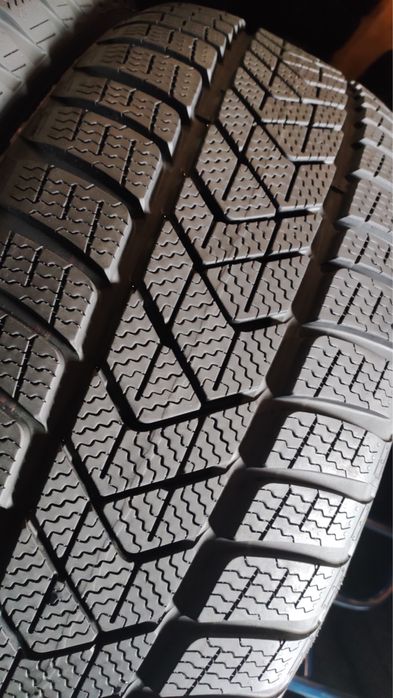 225/55/18 R18 Pirelli Sottozero 3 4шт зима