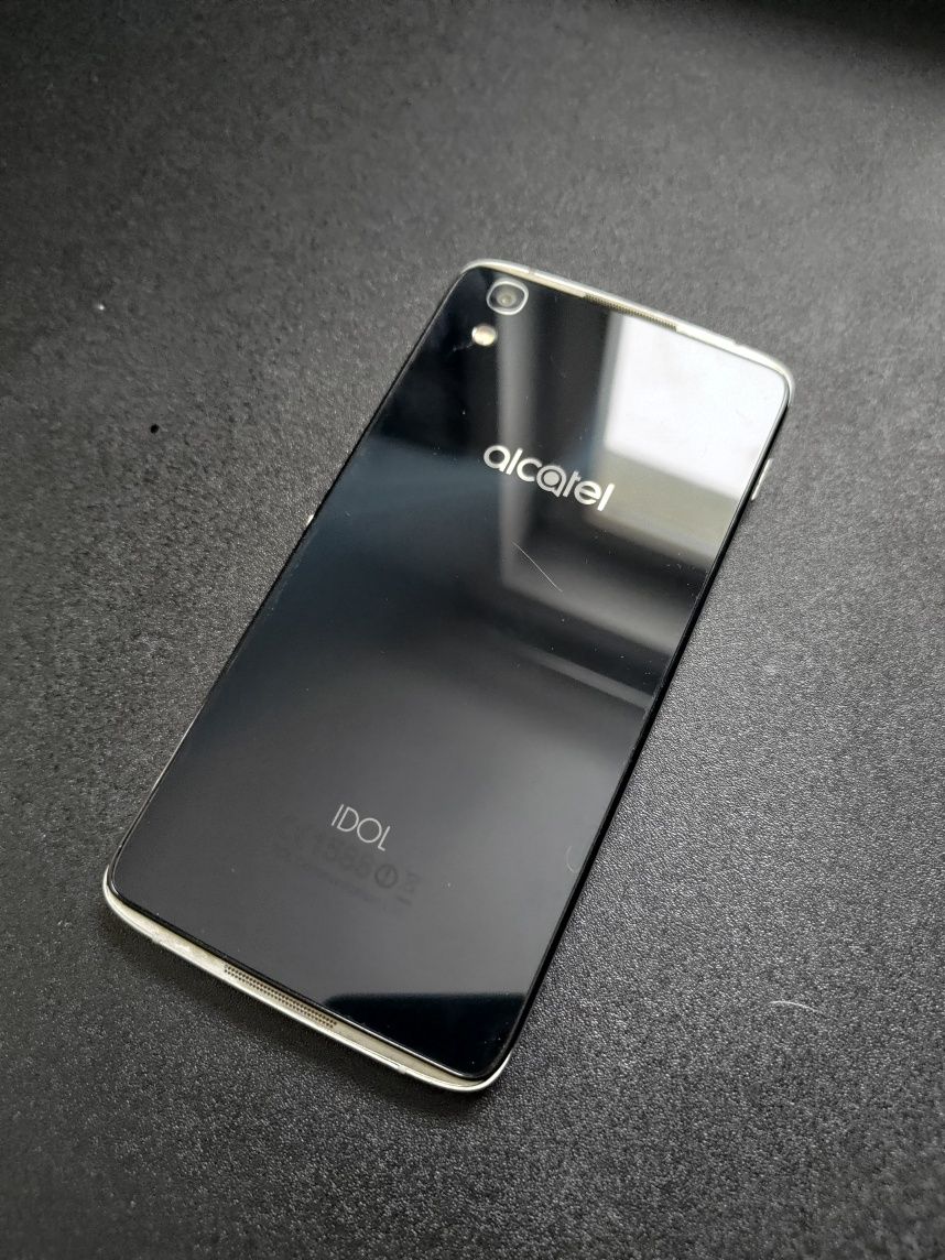 Zestaw Alcatel Idol 4 (smartphone + gogle VR)