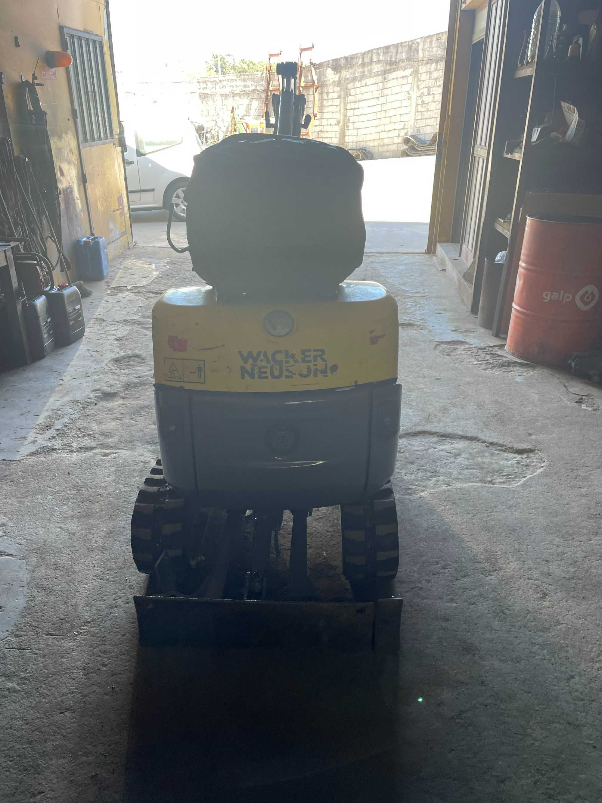 Mini giratoria - escavadora Wacker Neuson 803