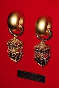 Сережки королеви Силла, золото, VI ст. до н.е. роскішний сувенір Корея
